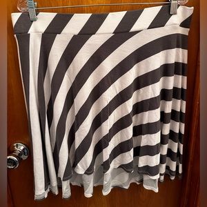 XL New York & Company Gray and White Striped Skirt
